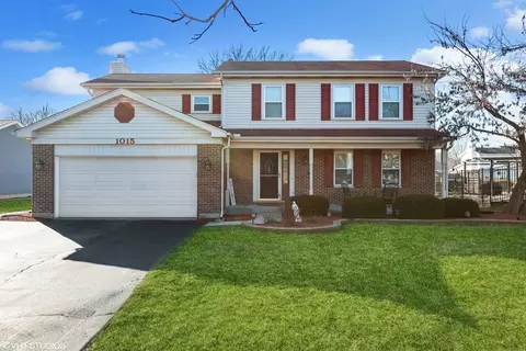 1015 Applewood Ln, Algonquin, IL 60102