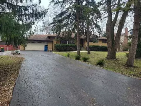 11903 S 68th Ct, Palos Heights, IL 60463
