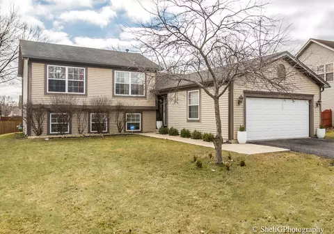 7204 Faxton Ln, Plainfield, IL 60586