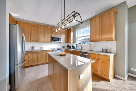 Kitchen - 9724 Fairfield Rd, Huntley, IL 60142 photo 4 of 5