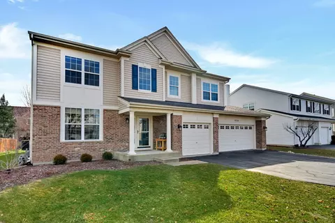 9724 Fairfield Rd, Huntley, IL 60142