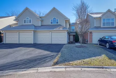 30 W078 Penny Ln, Warrenville, IL 60555