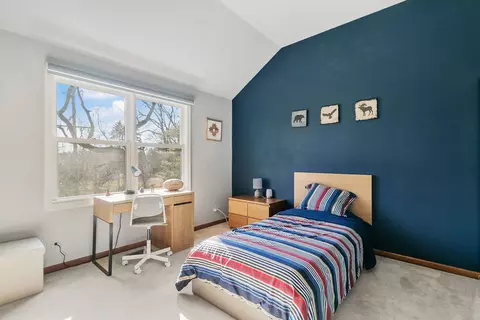 Bedroom - 2010 Stonebridge Ct, Wheaton, IL 60189 photo 2 of 3