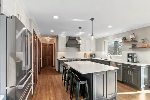 Kitchen - 2010 Stonebridge Ct, Wheaton, IL 60189 photo 3 of 4
