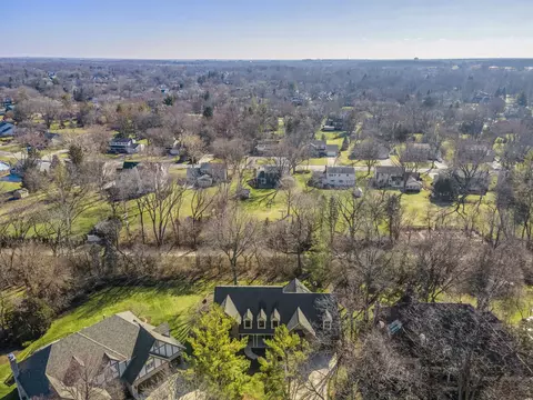 View/Area - 2010 Stonebridge Ct, Wheaton, IL 60189 photo 2 of 2