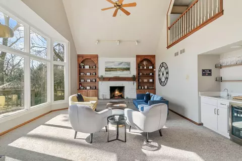 Dining - 2010 Stonebridge Ct, Wheaton, IL 60189 photo 2 of 3