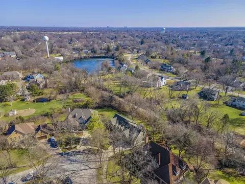 View/Area - 2010 Stonebridge Ct, Wheaton, IL 60189 photo 1 of 2