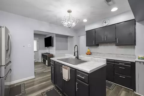 Kitchen - 5315 State Rd, Burbank, IL 60459 photo 1 of 4