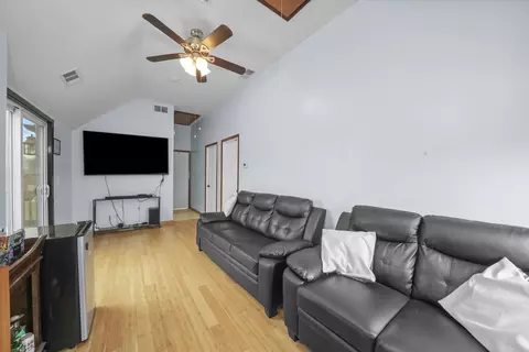 Living - 5315 State Rd, Burbank, IL 60459 photo 3 of 4