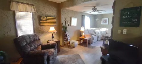 Living - 603 E Oregon St, Polo, IL 61064 photo 3 of 7