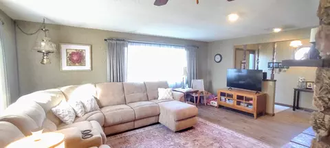 Living - 603 E Oregon St, Polo, IL 61064 photo 5 of 7