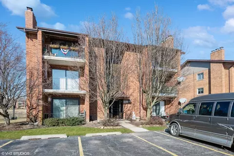 9910 Treetop Dr #3E, Orland Park, IL 60462