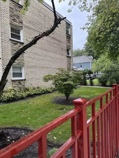 7952 Madison St #2W, River Forest, IL 60305 photo 13