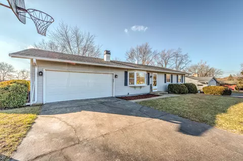 2 S S746 S Raddant Rd, Batavia, IL 60510