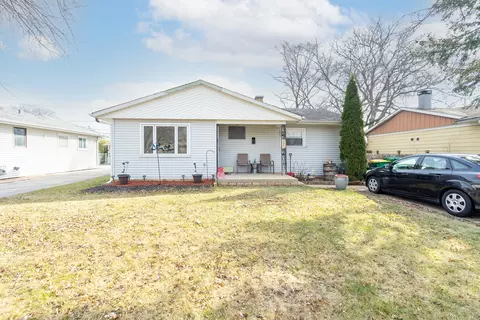 287 E Norman Ln, Wheeling, IL 60090