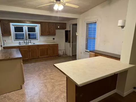 Kitchen - 701 E Julia St, Clinton, IL 61727 photo 2 of 5