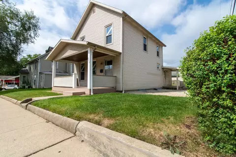 504 N Clinton St, Bloomington, IL 61701