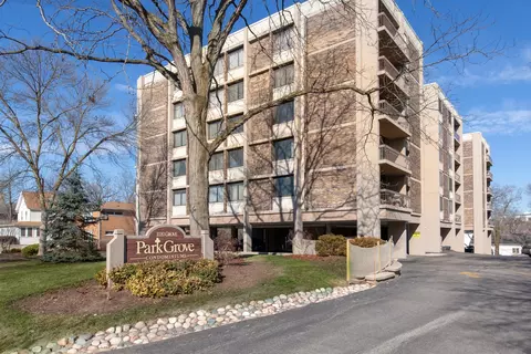 1110 Grove St #5F, Downers Grove, IL 60515