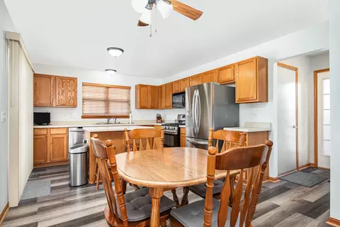 7211 Faxton Ln, Plainfield, IL 60586 photo 3