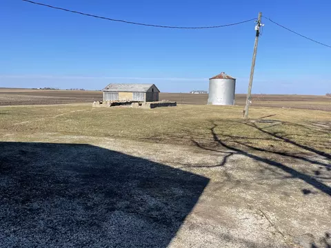 Exterior - 525 N 15th Rd, Lostant, IL 61334 photo 7 of 8