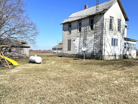 Exterior - 525 N 15th Rd, Lostant, IL 61334 photo 3 of 8