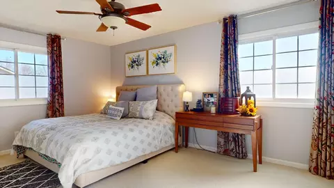 Bedroom - 1514 Devonshire Dr, Champaign, IL 61821 photo 5 of 10