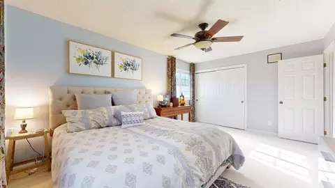 Bedroom - 1514 Devonshire Dr, Champaign, IL 61821 photo 6 of 10