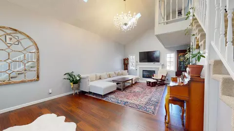 Living - 1514 Devonshire Dr, Champaign, IL 61821 photo 3 of 5