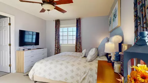 Bedroom - 1514 Devonshire Dr, Champaign, IL 61821 photo 4 of 10
