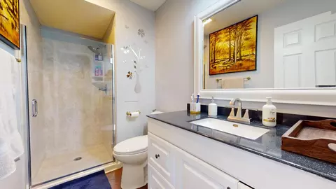 Bath - 1514 Devonshire Dr, Champaign, IL 61821 photo 1 of 4