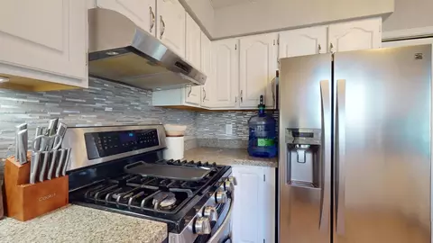 Kitchen - 1514 Devonshire Dr, Champaign, IL 61821 photo 3 of 3