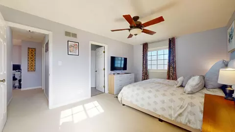 Bedroom - 1514 Devonshire Dr, Champaign, IL 61821 photo 8 of 10