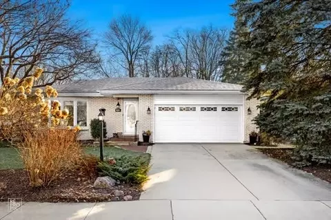 6145 Plymouth St, Downers Grove, IL 60516