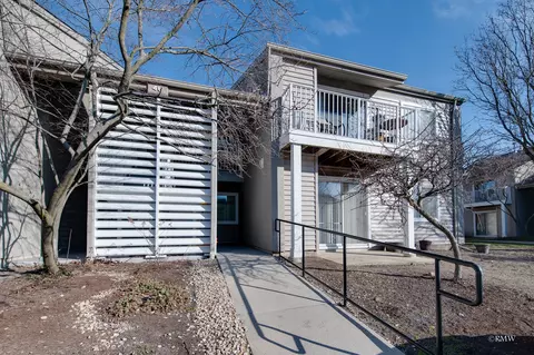46 N Park Ave #6, Lombard, IL 60148