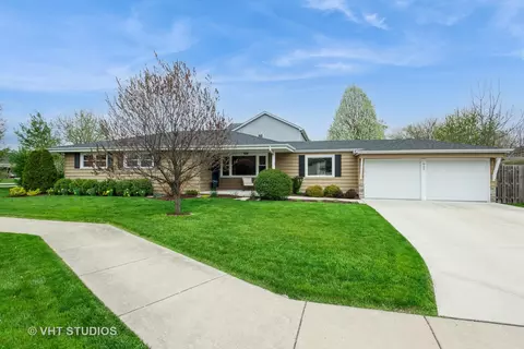 903 S Blanchard St, Wheaton, IL 60189