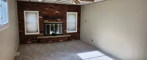 Living - 15219 Hamlin Ave, Midlothian, IL 60445 photo 1 of 2