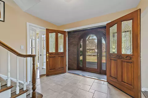 Entry Way - 201 Will Scarlett Ln, Elgin, IL 60120 photo 2 of 2