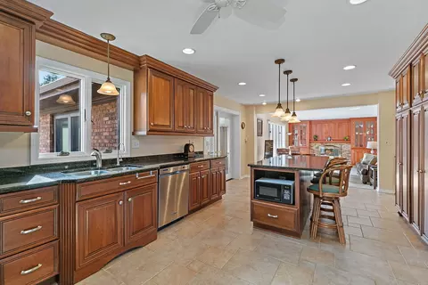 Kitchen - 201 Will Scarlett Ln, Elgin, IL 60120 photo 1 of 4