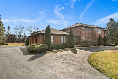 Exterior - 201 Will Scarlett Ln, Elgin, IL 60120 photo 5 of 14