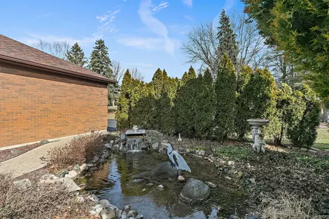 Exterior - 201 Will Scarlett Ln, Elgin, IL 60120 photo 8 of 14