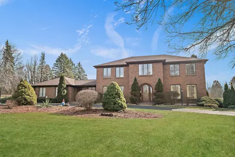 Exterior - 201 Will Scarlett Ln, Elgin, IL 60120 photo 3 of 14