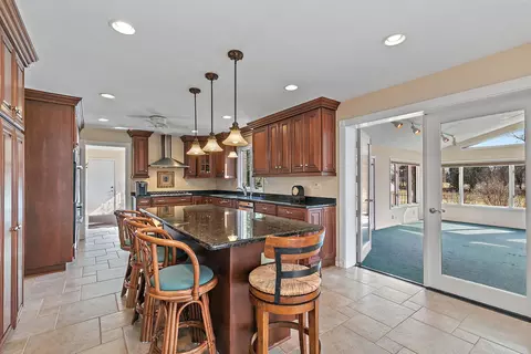 Kitchen - 201 Will Scarlett Ln, Elgin, IL 60120 photo 4 of 4