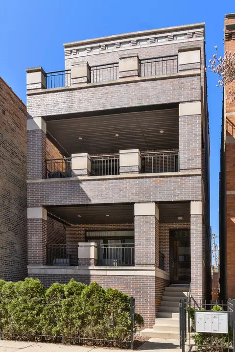2132 N Sheffield Ave #3, Chicago, IL 60614
