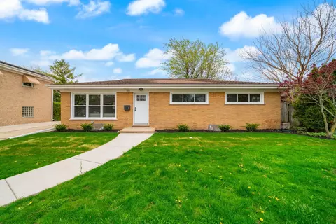 5511 Warren St, Morton Grove, IL 60053