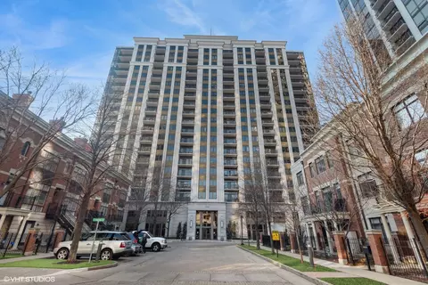 1322 S Prairie Ave #1702, Chicago, IL 60605