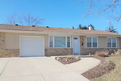 7330 Dorothy Ln, Tinley Park, IL 60477
