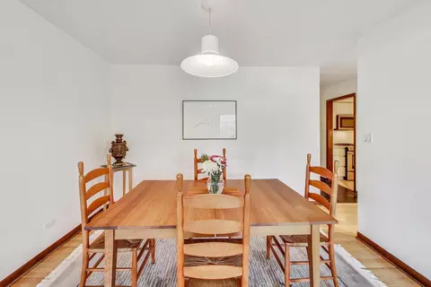 Dining - 1333 Maple Ave #3A, Evanston, IL 60201 photo 1 of 2