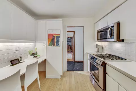 Kitchen - 1333 Maple Ave #3A, Evanston, IL 60201 photo 3 of 4