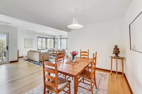 Dining - 1333 Maple Ave #3A, Evanston, IL 60201 photo 2 of 2