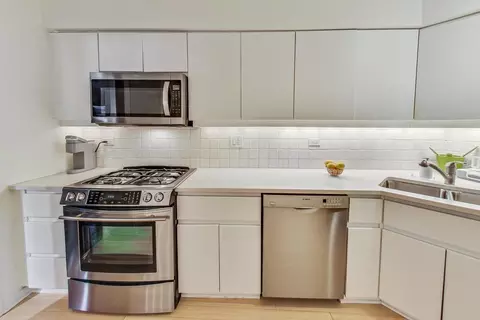 Kitchen - 1333 Maple Ave #3A, Evanston, IL 60201 photo 2 of 4